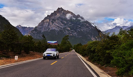 Mietwagenreise von Sichuan nach Tibet auf 318 Highway